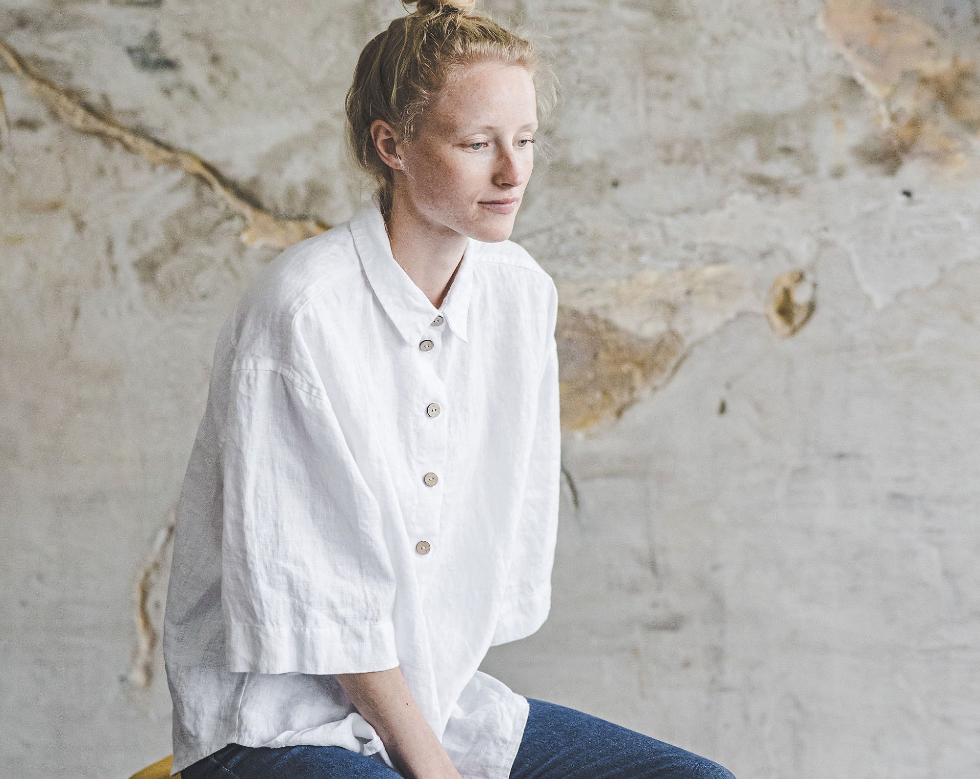 Women's Elegant Linen Button-Down Shirt - Image 5