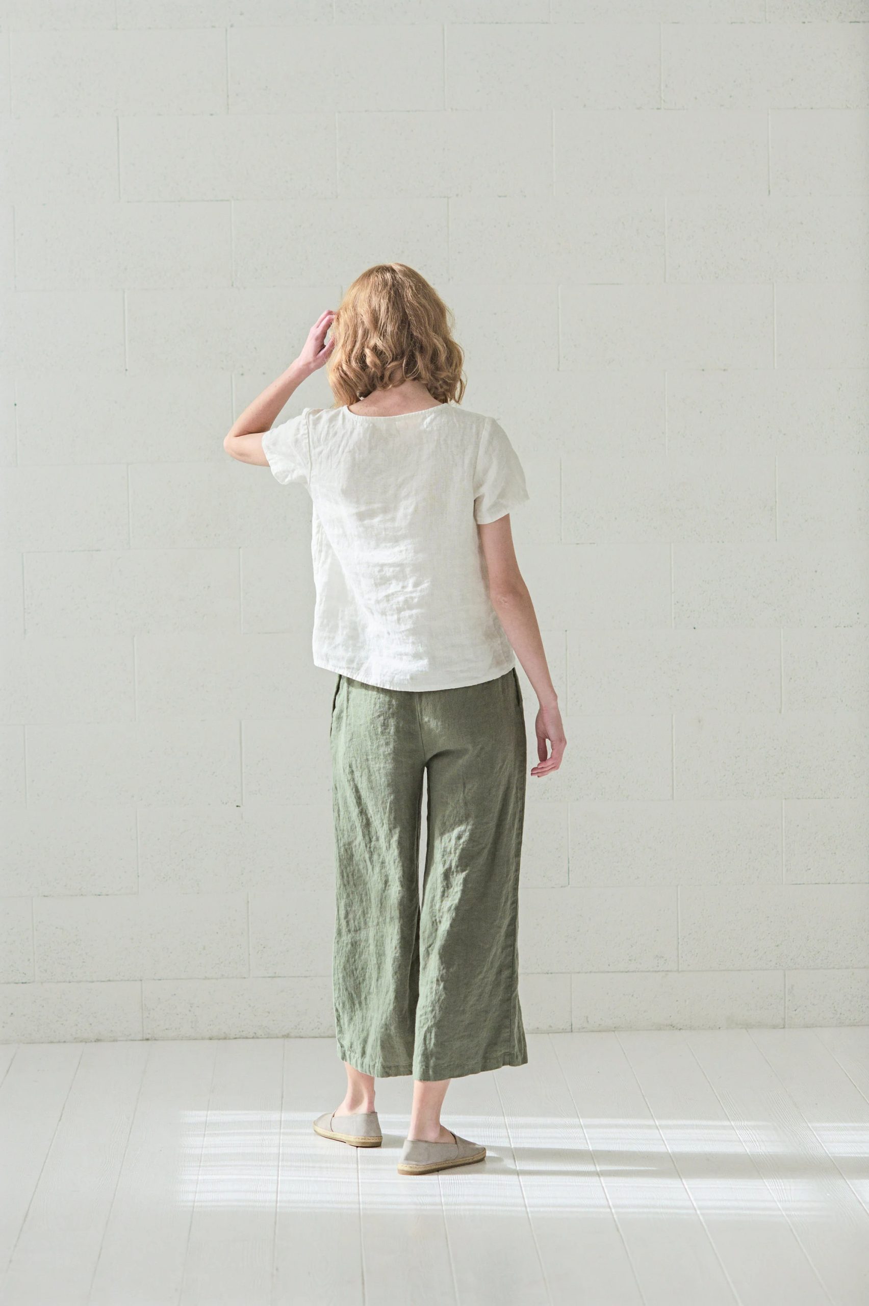 A touch of moss green linen wide-leg pants - Image 6