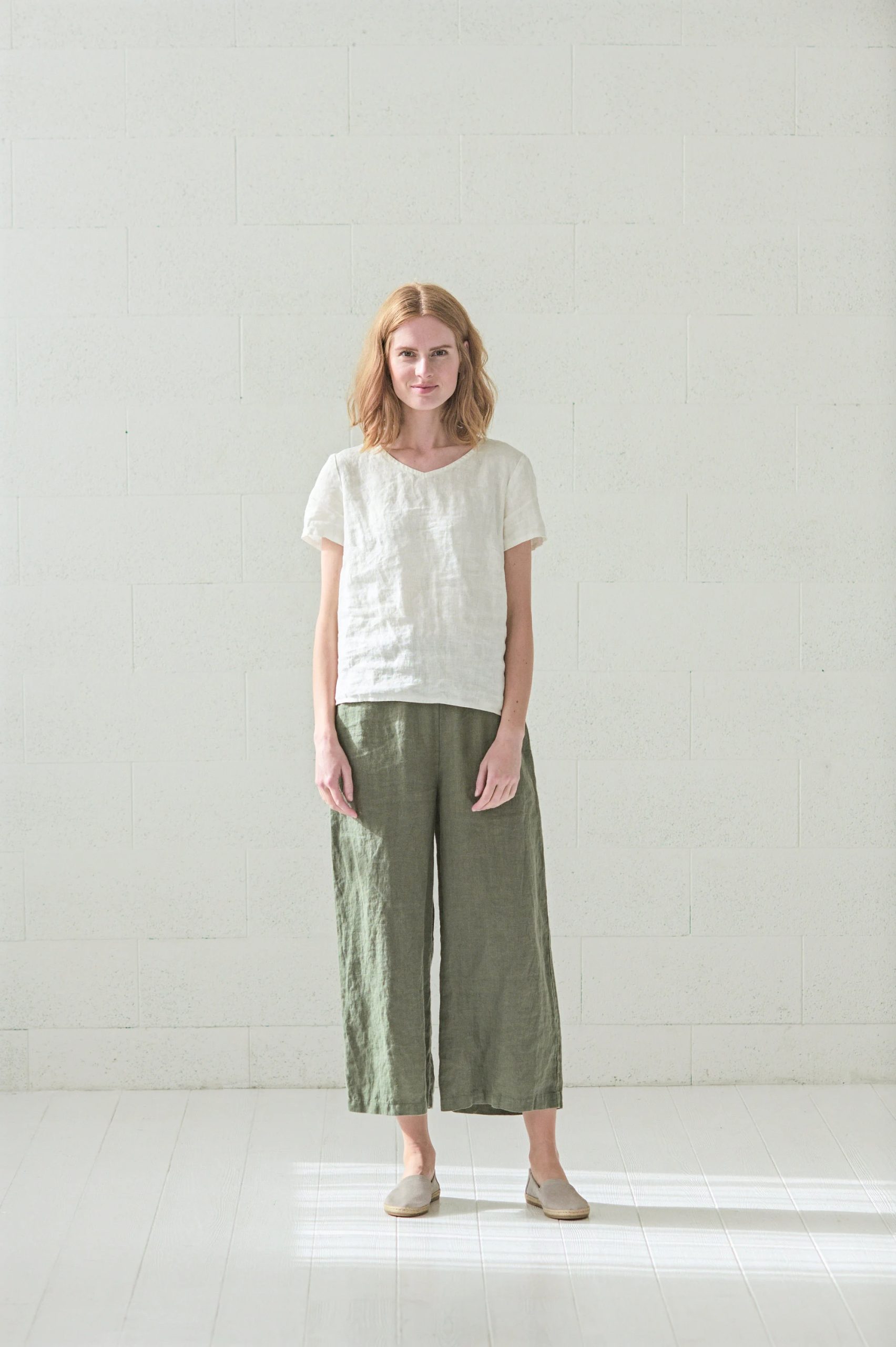 A touch of moss green linen wide-leg pants