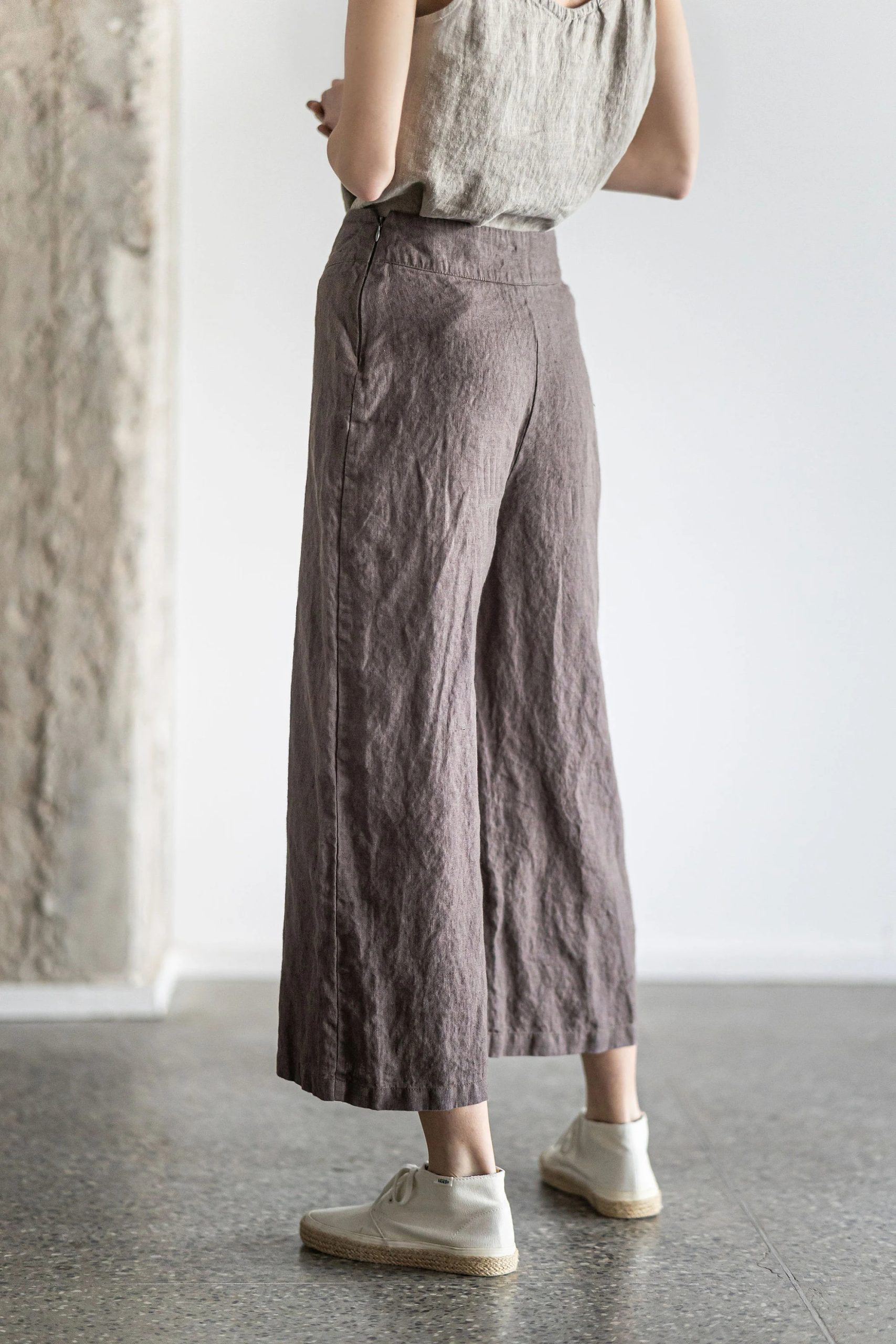 Women's Linen Wide-Leg Cropped Pants - Image 6