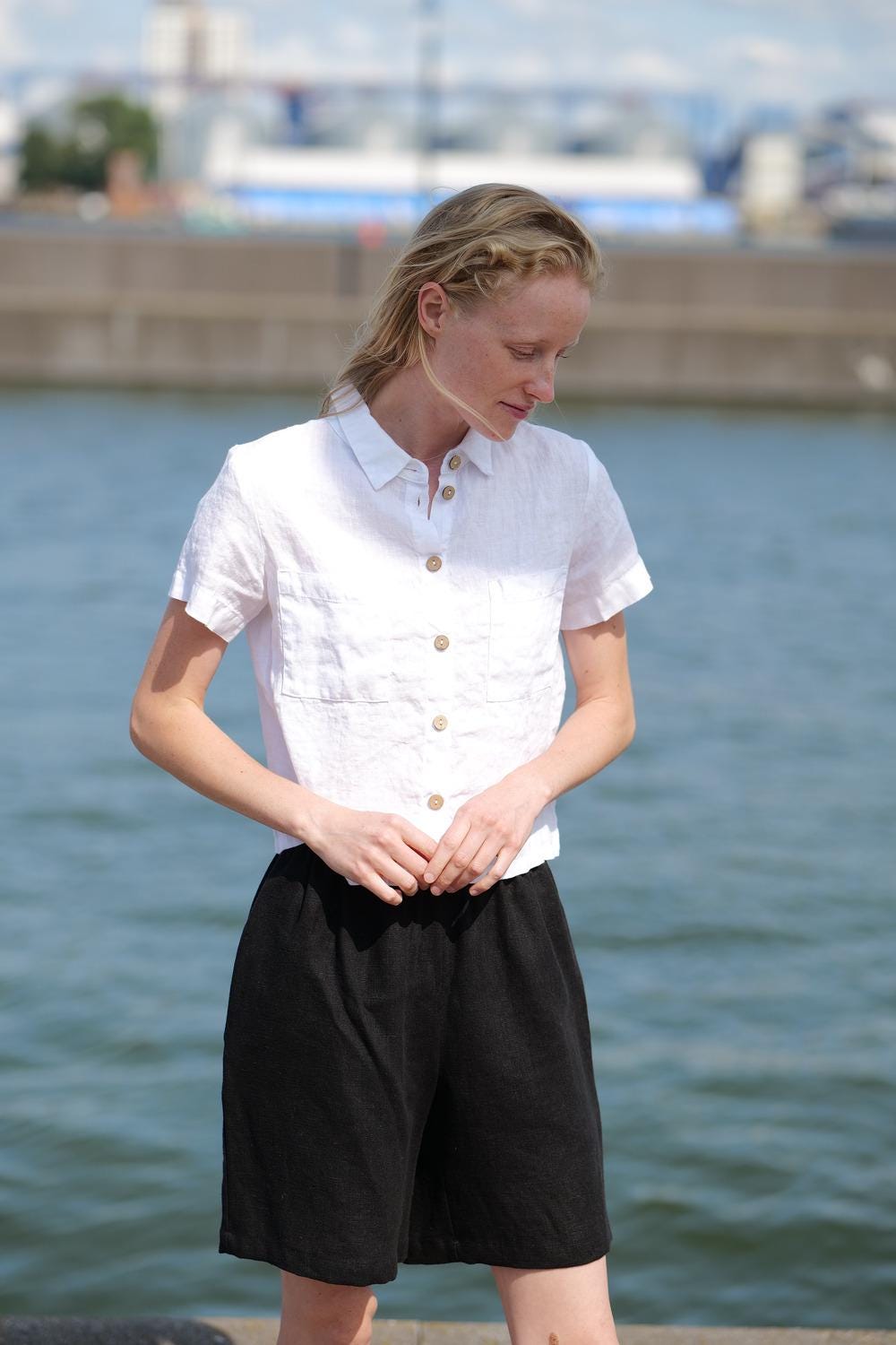 Women's Linen Short Sleeve Button-Down Shirt - Image 4