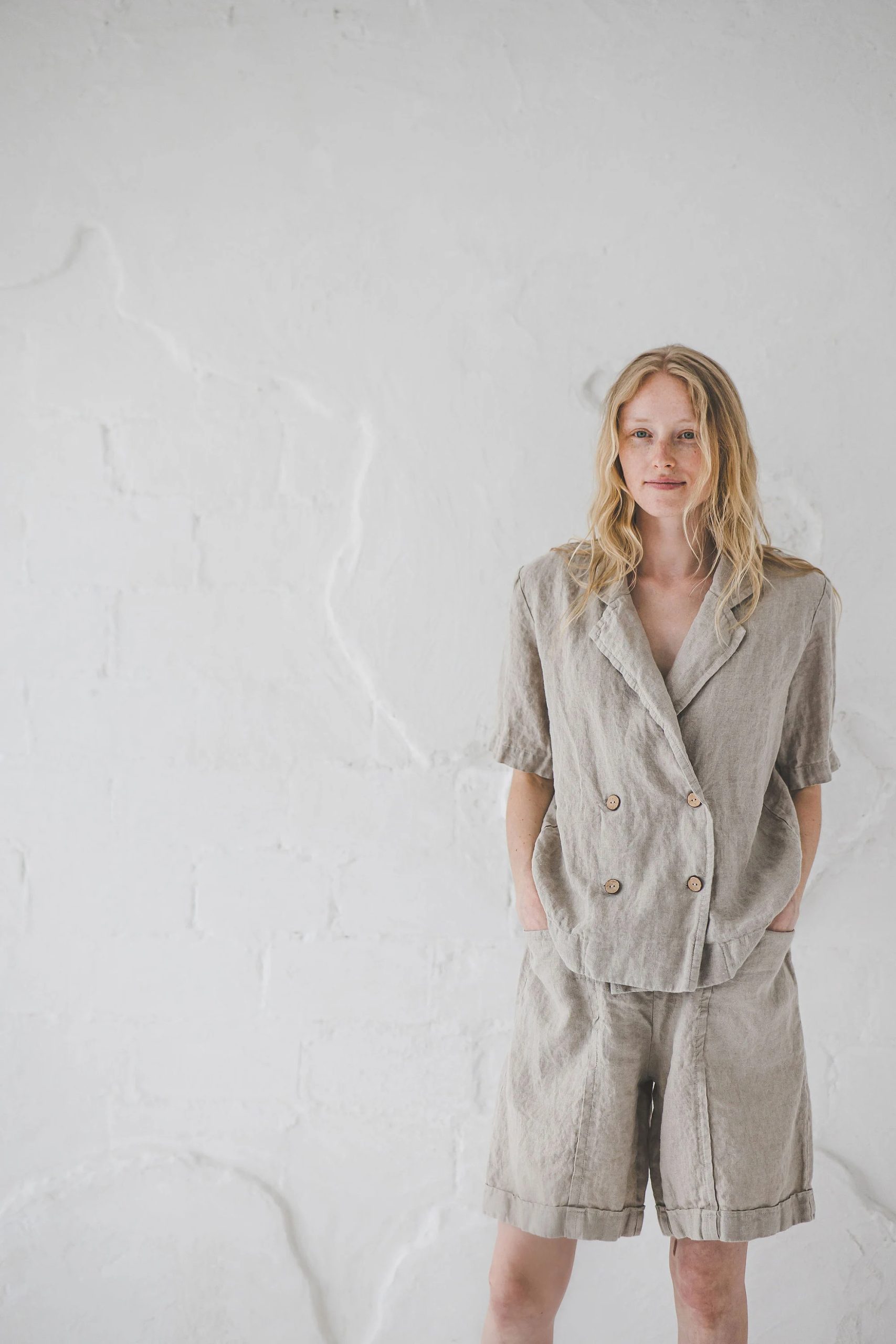 Women's Linen Elastic Waist Bermuda Shorts - Image 3