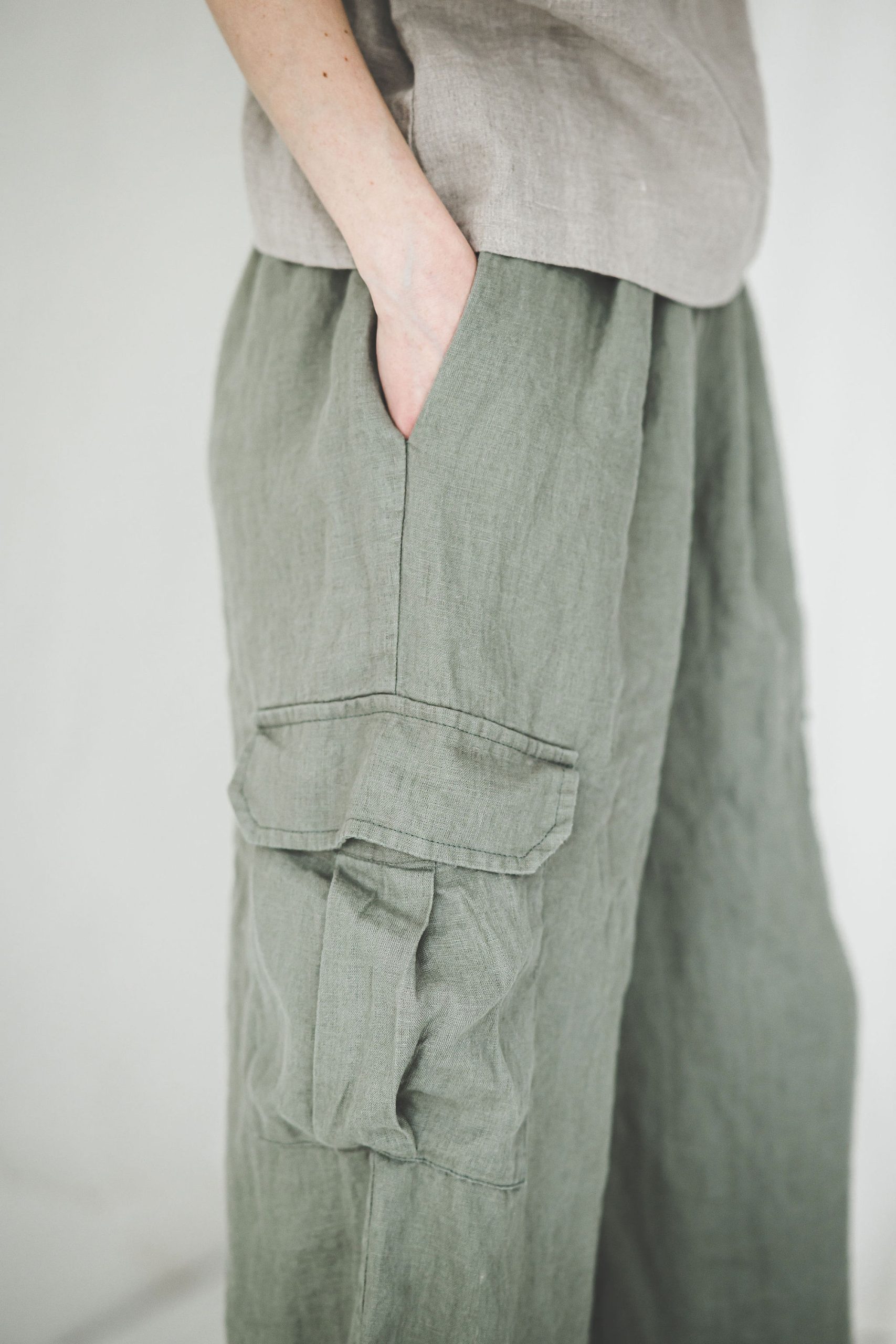 Women's Linen Cargo Wide-Leg Pants - Image 6