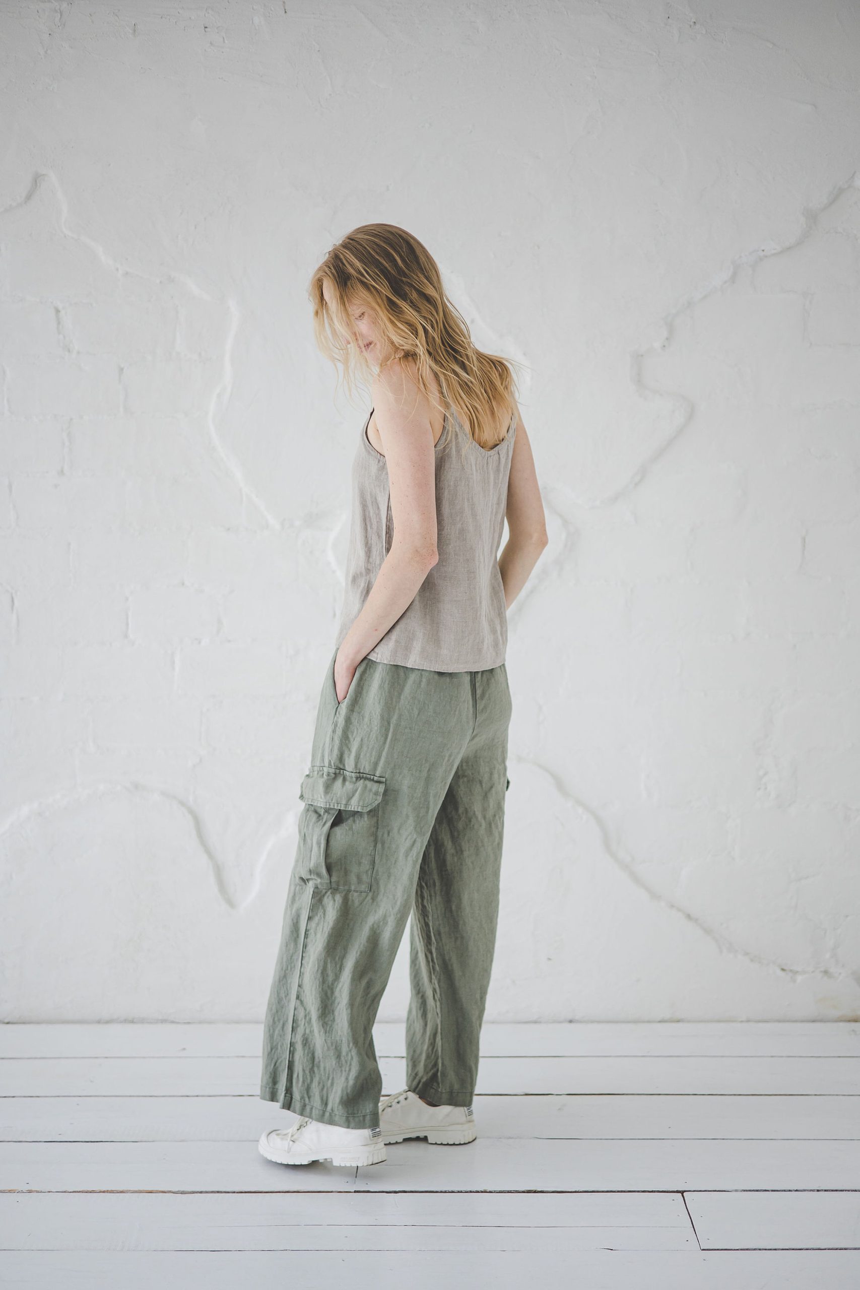 Women's Linen Cargo Wide-Leg Pants - Image 5